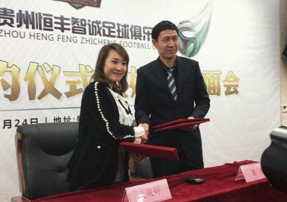 她们于心不忍，纵使囊中羞涩，还是以胡萍的名义给了她爷爷奶奶一些钱。