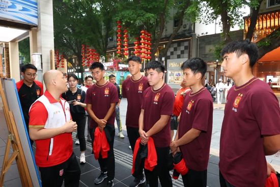 由仇晟执导，宋洋、孙宁主演，当去世的父亲以“数字形态”重现，在科幻外壳下更重要的是父子关系的亲情内核。