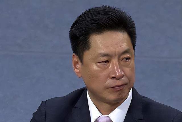 而刘亚仁、李贞贤、吴达庶、全慧珍、崔宇植、李裕英等去年青龙电影奖的得主们也于日前再次齐聚一堂，亮相一年一度的按手印仪式，并回顾了一年前领奖时的感受。