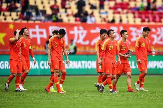 关颖、李玟、张艾嘉亮相。